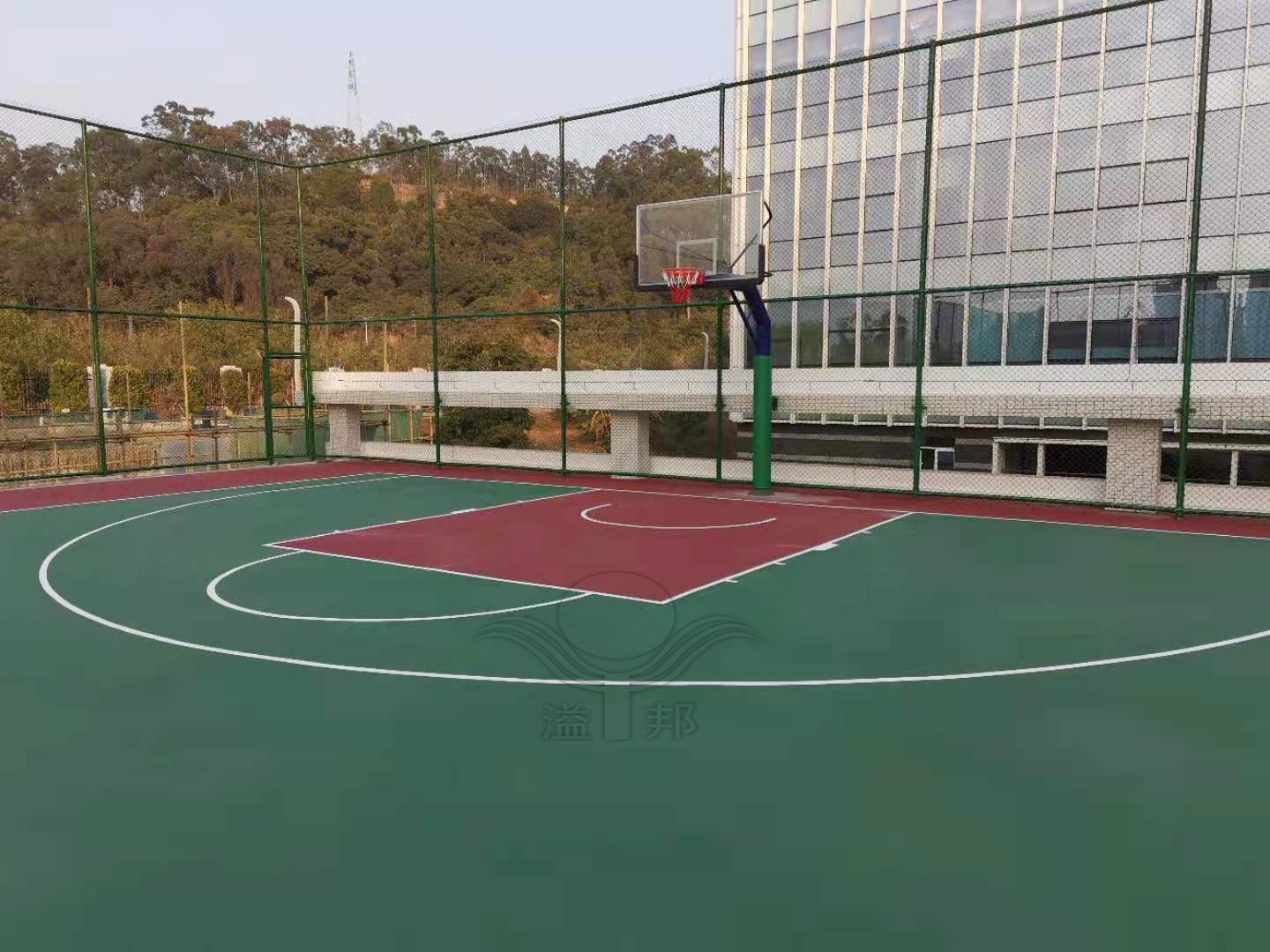 建一個(gè)籃球場(chǎng)大概要多少錢